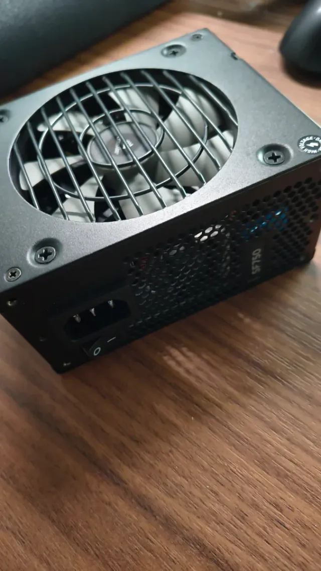 Corsair SF750 SFX 80+ Platinum