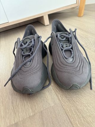 Adidas adifom SLTN gris talla 36