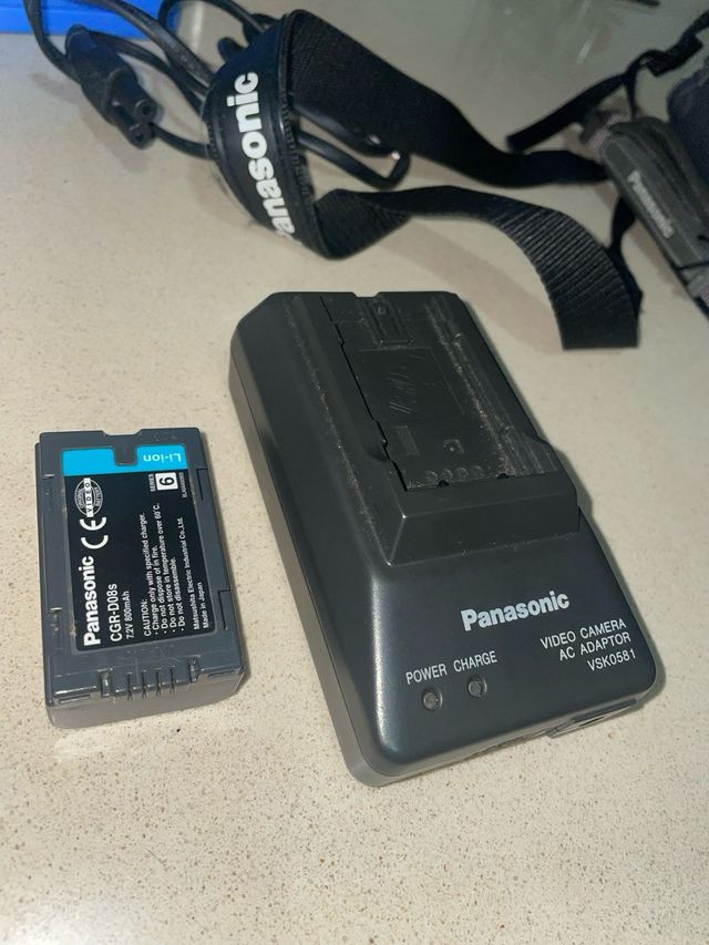 Videocamera digitale Panasonic argento, nuova con poco uso