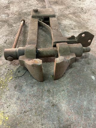 Tornillo de banco antiguo