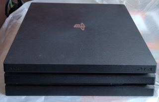 PS4 Pro FW 12.52 1TB (Consola y cables) Sony