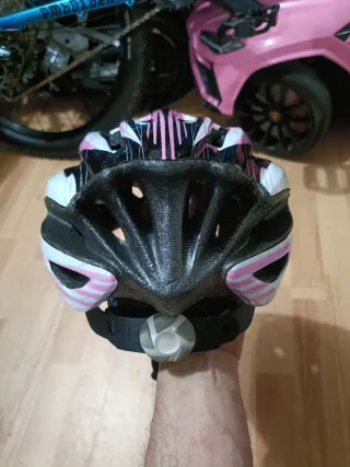 Casco de bici Ges rosa y blanco