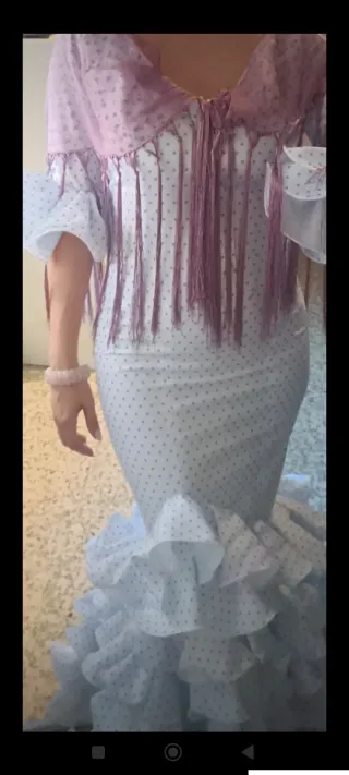 Traje de flamenca rosa y blanco