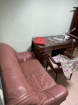 Muebles de tienda: estanterías y vitrinas