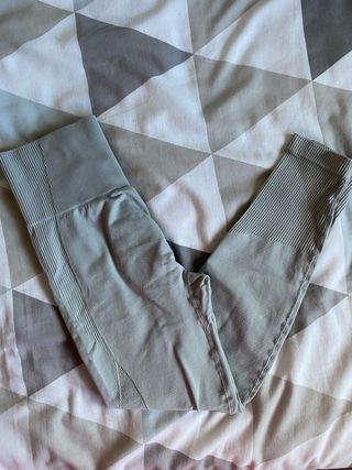 Mayas grises deportivas