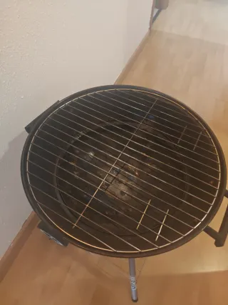 Barbacoa de carbón negra