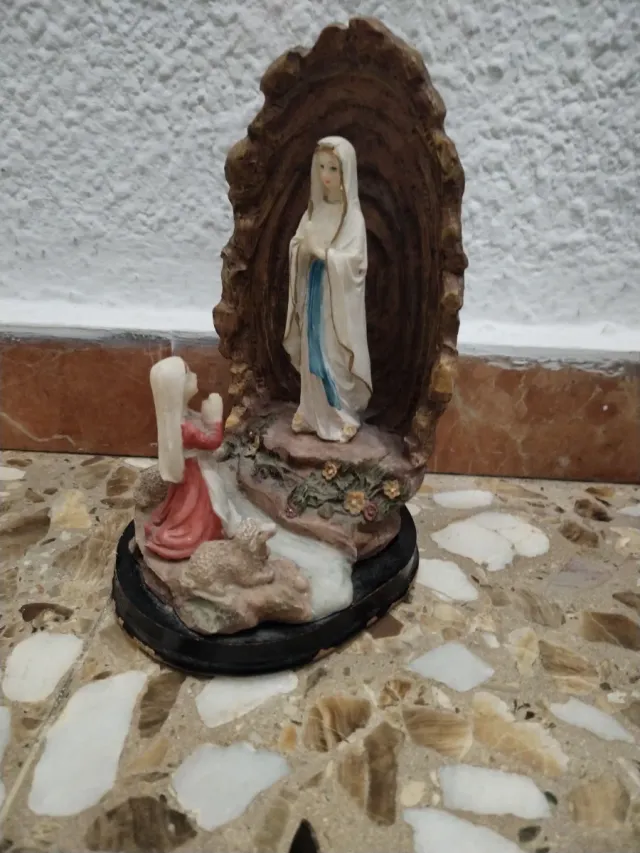 Antica Vergine di Lourdes