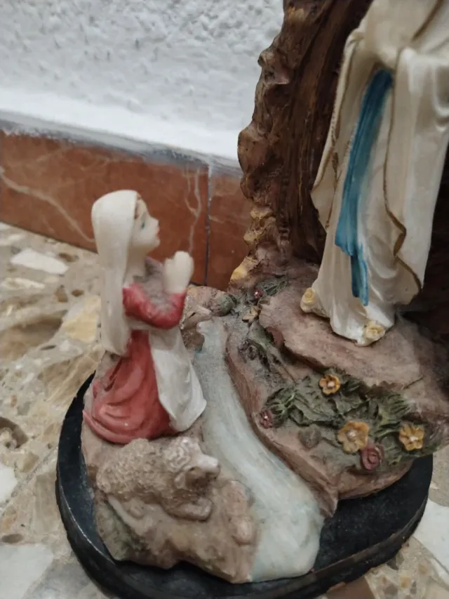 Antica Vergine di Lourdes