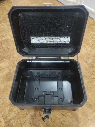 Baúl Givi Trekker Outback