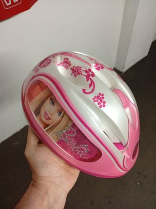 Patinete Frozen y Casco Barbie