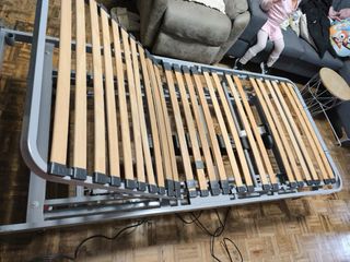 Cama articulada para personas mayores