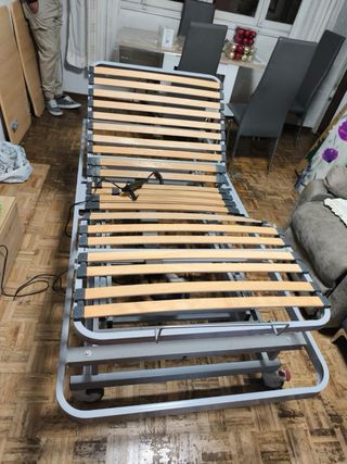 Cama articulada para personas mayores