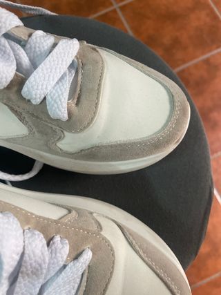 Zapatillas Mujer Beige y Blanco