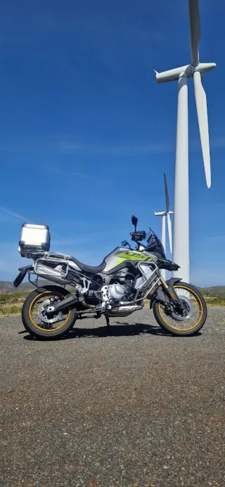 Moto Trail voge 900 dsx