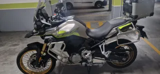 Moto Trail voge 900 dsx