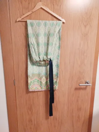 Conjunto chaqueta, pantalón y jersey