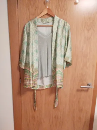 Conjunto chaqueta, pantalón y jersey