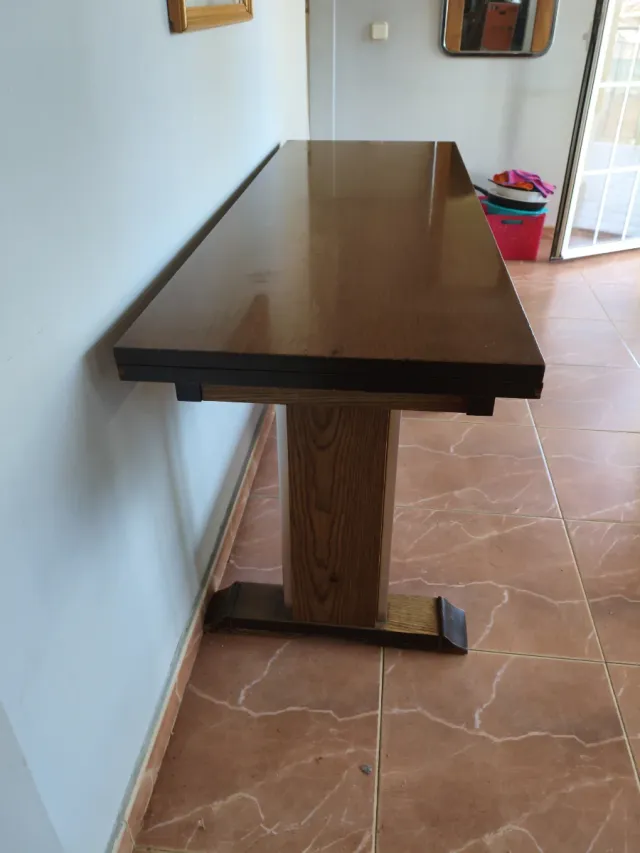 Mesa de comedor de madera maciza