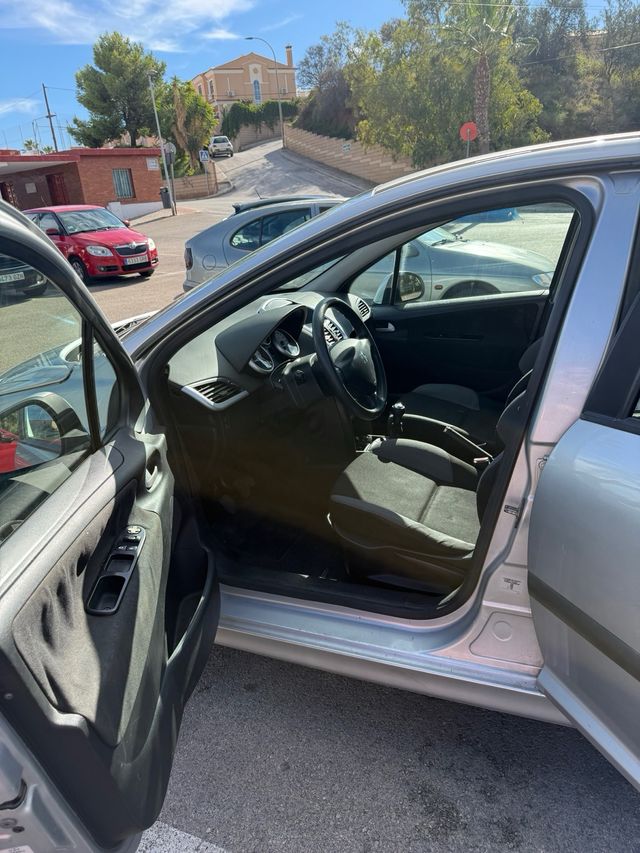 Peugeot 207 2006