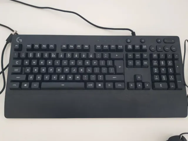 Teclado G213 y Ratón G402 Gaming Logitech Negro