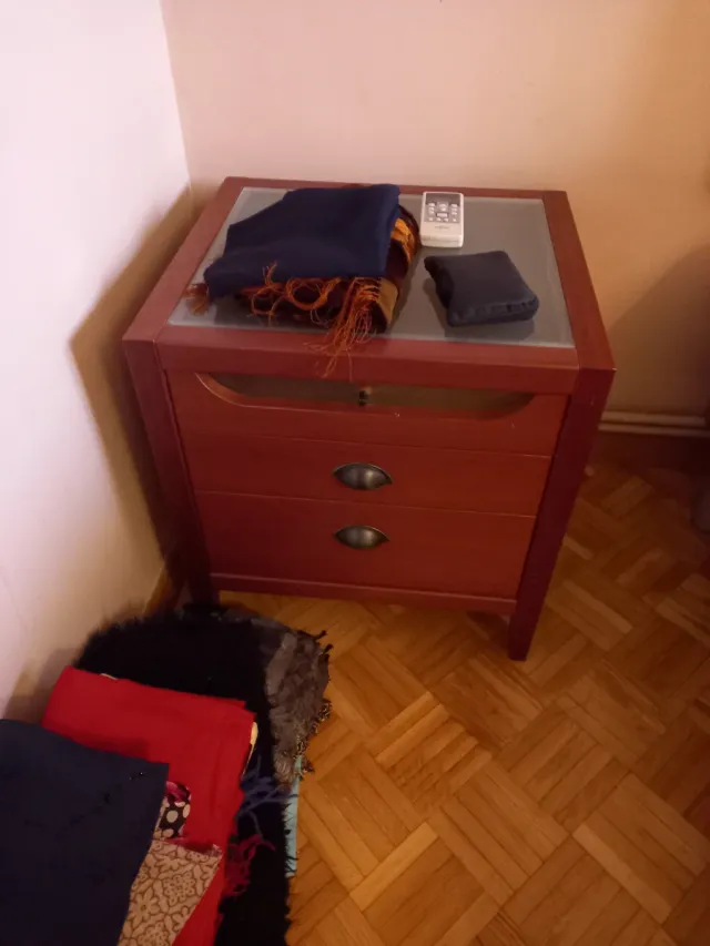 Mueble cajones + 2 mesitas noche