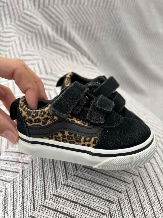 Zapatos Vans bebé leopardo vans. talla 19
