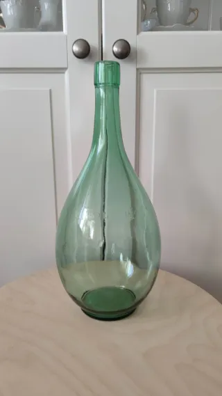Botella vino italiana antigua verde