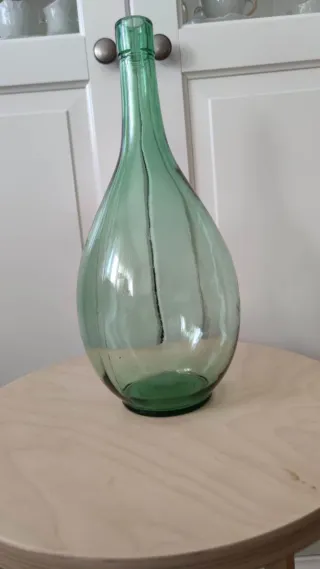 Botella vino italiana antigua verde