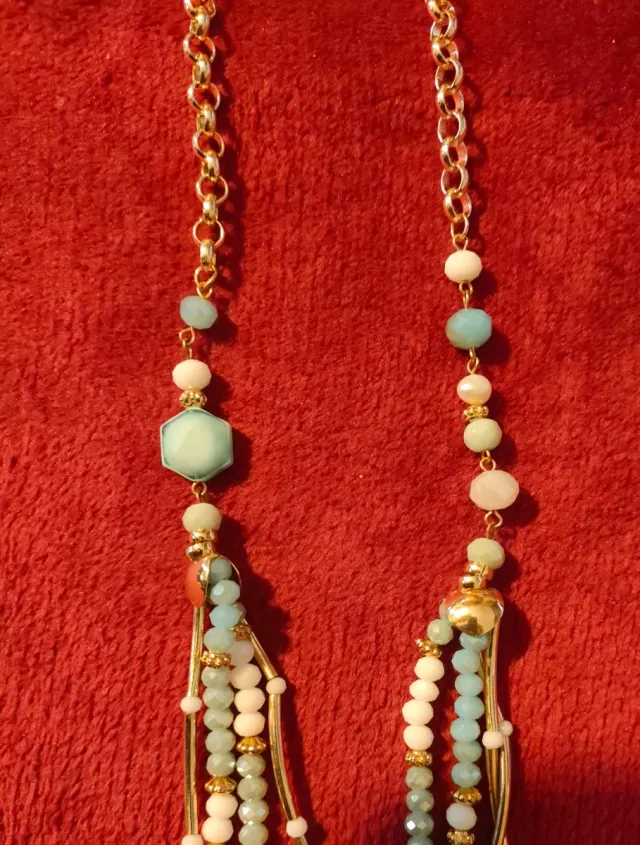 Collana lunga con perline