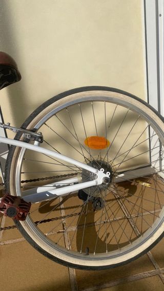 Bicicleta junior 24” blanca con cesta