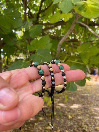 Pulsera artesanal oro 18k, plata y esmeralda