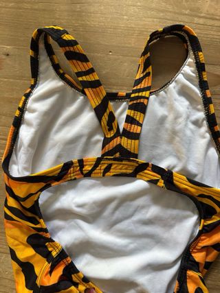 Bañador competicion mujer TIGERS estampado cebra