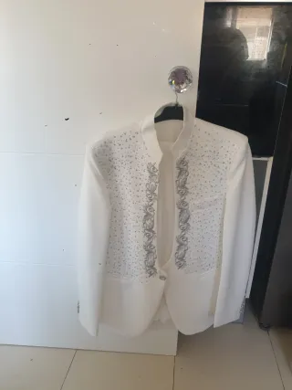 Traje de fiesta/novio blanco y plateado