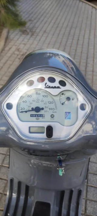 Piaggio Vespa Lx 125 Gris