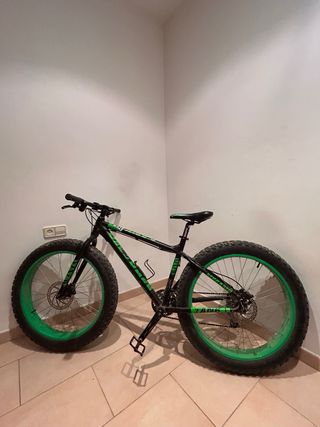 Bicicleta Fat Negra y Verde