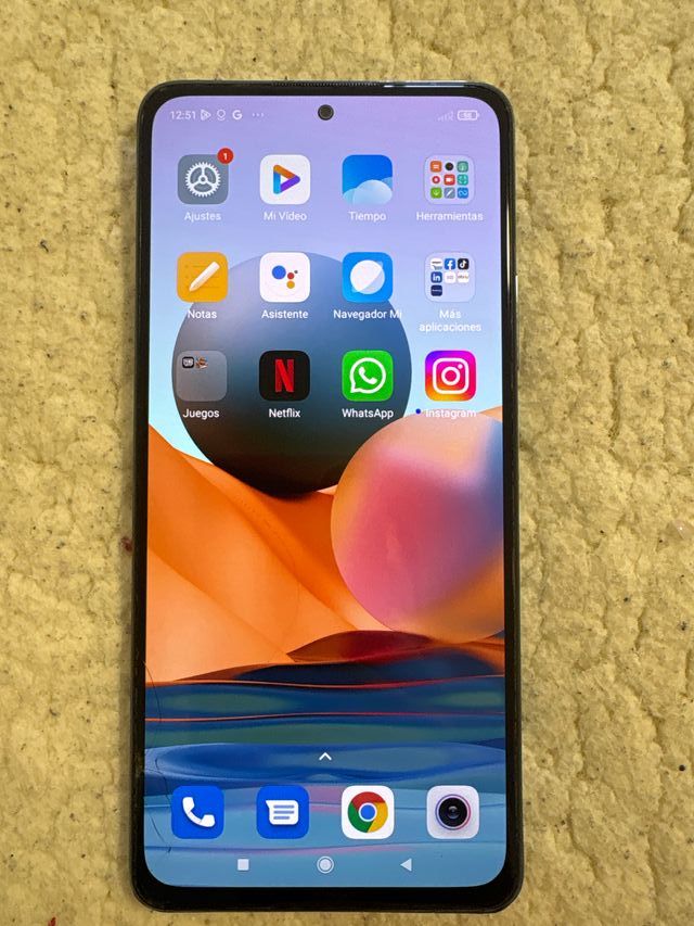Móvil Redmi con pantalla rota