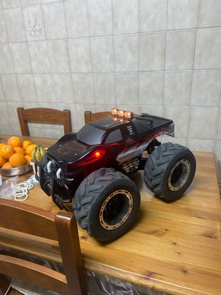 Coche teledirigido 4x4