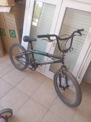 Bicicleta BMX Negra