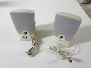 Altavoces Beige y Gris