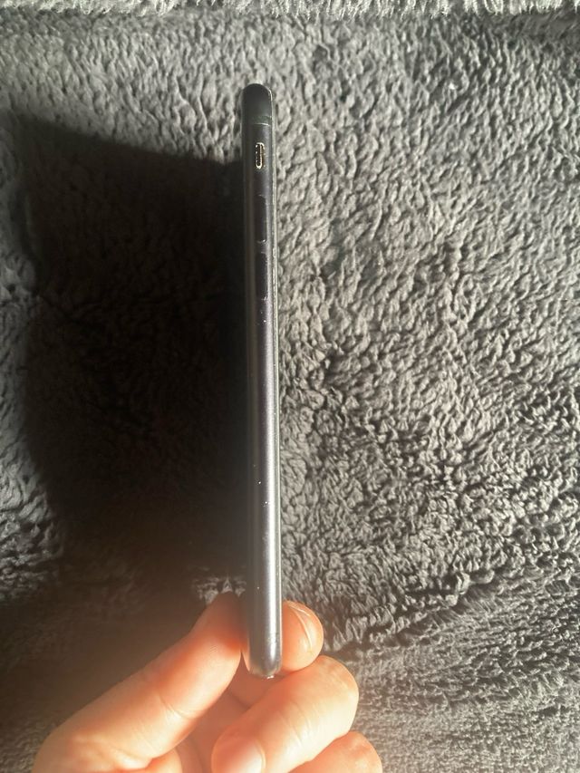 iPhone SE 2020 100% Batteria