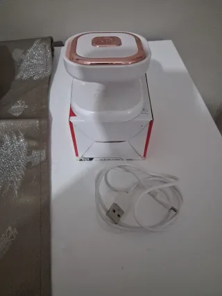 Mini Lampada Unghie Q8 Rossa e Bianca