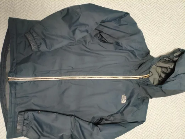 The North Face Abrigo negro.