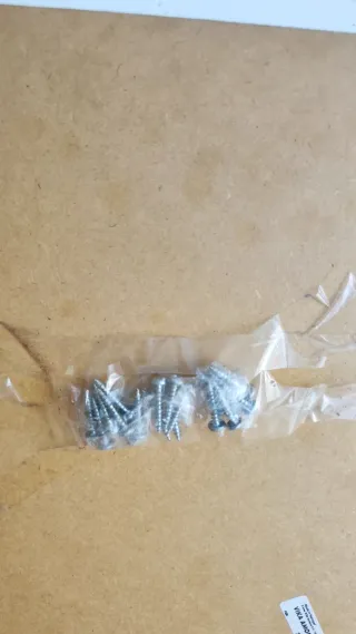 Mesa de escritorio blanca de madera