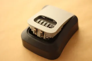 Caja seguridad Airbnb.