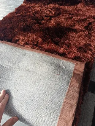 Tappeto in pelo alto marrone in poliestere