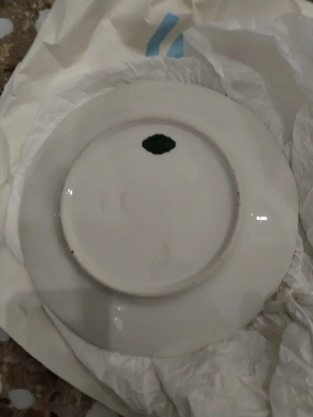 Antico piatto in porcellana Vergine di Lourdes