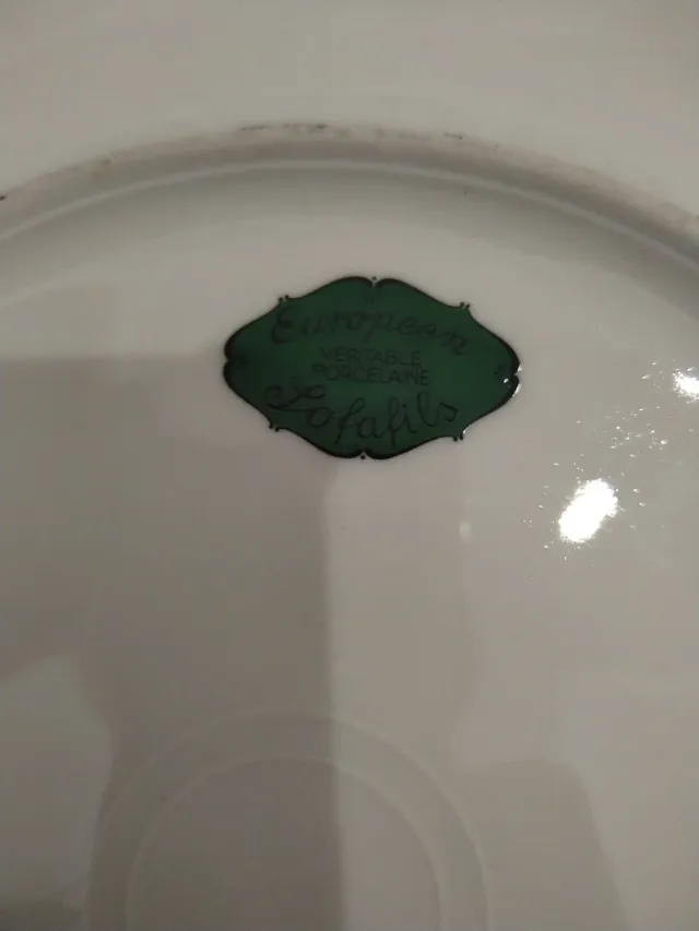 Antico piatto in porcellana Vergine di Lourdes