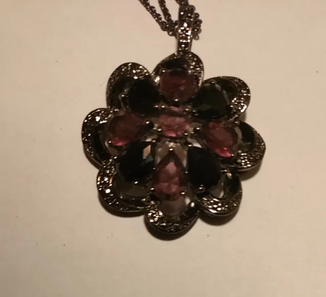 Girocollo con ciondolo fiore