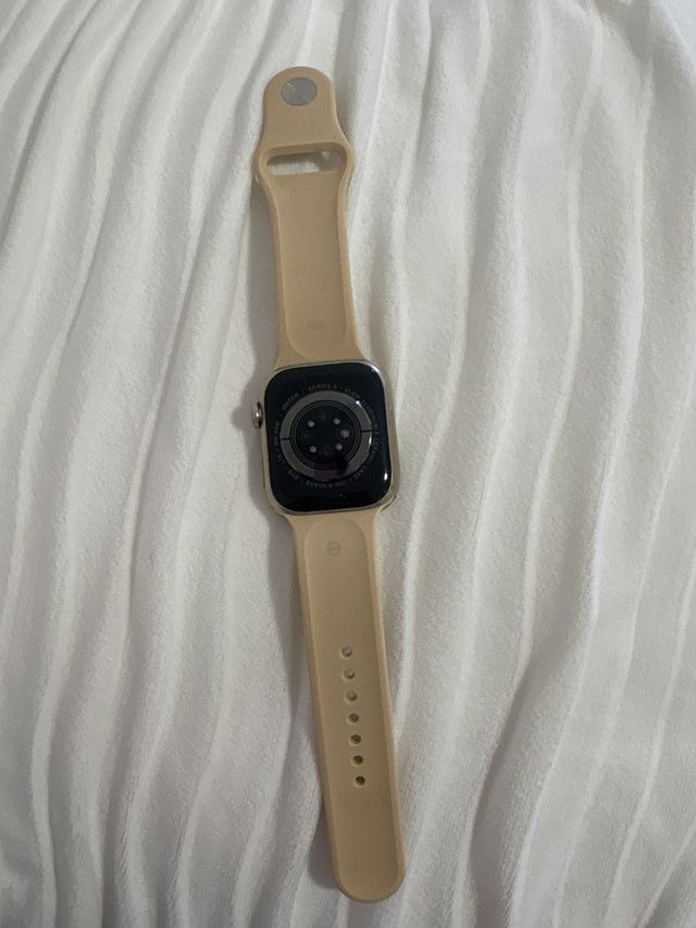 Apple Watch Series 7 Beige/Plata