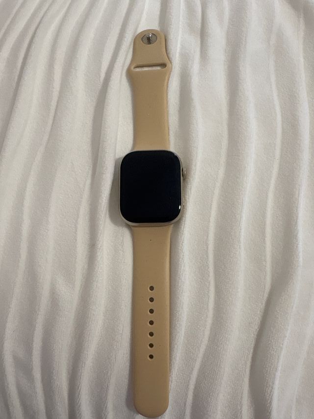 Apple Watch Series 7 Beige/Plata